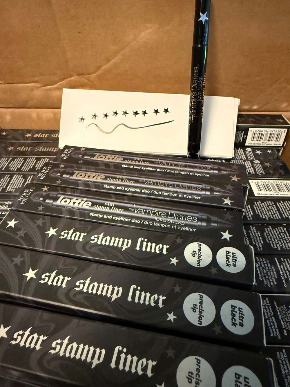 2 Lottie London The Vampire Diaries Love Sucks Star Stamp Liner Eyeliner Duo